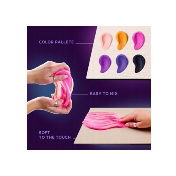 Descopera Parisul printr-o experienta creativa unica direct de acasaInspirat de atmosfera romantica a orasului luminilor acest set iti ofera ocazia sa creezi o pictura 3D originala folosind lut aerat si culori calde fosforescente Realizeaza o scena memorabila din Paris &ndash; cu Turnul Eiffel stralucind in noapte &ndash; si bucura-te de placerea tactila a modelajului si picturiiCe face acest set 