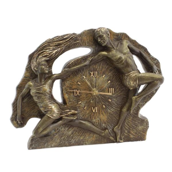 Statuet&259; cu ceas „Gardienii timpului” – AngladaTimpul prinde form&259; &537;i semnifica&539;ie artistic&259; în aceast&259; crea&539;ie de excep&539;ie semnat&259; de brandul spaniol Anglada – „Gardienii timpului” 