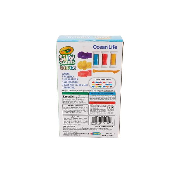 Exploreaza adancurile oceanelor cu setul Crayola Silly Scents Dough – Ocean Life Creat special pentru micii exploratori de la 3 ani in sus acest set include 3 plastiline parfumate 28 g fiecare 3 forme tematice cu vietati marine si o unealta de modelare Copiii pot da viata creaturilor subacvatice intr-un mod creativ si distractiv dezvoltandu-si in acelasi timp simtul tactil si imaginatia Aromele amuzante si culorile vii transforma fiecare sesiune de joaca intr-o aventura marina 