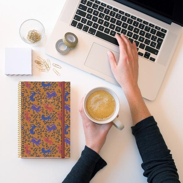 Agenda cu spira Miquelrius Activa 117x182 mm datata saptamanal Leopard Natura MR38524