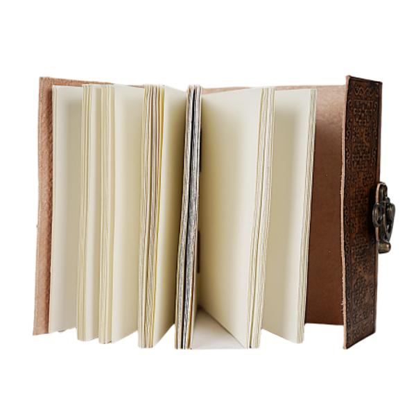 Jurnal Vintage dimensiune 175 x 125 cm coperti din piele naturala cusute manual hartie lucrata manual din bumbac inchizatoare metalica tip ancora