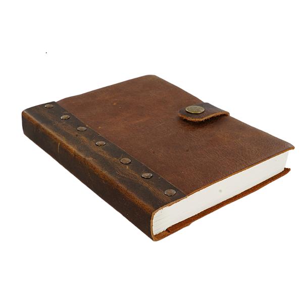 Jurnal Vintage dimensiune 175 x 125 cm coperti din piele naturala cusute manual hartie lucrata manual din bumbac inchidere cu capsa metalica