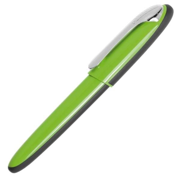 Stilou cu design inovatorConvinge cu forma sa usor triunghiulara grip de prindere pentru scriere confortabila Scrisul devina o placere indiferent ca esti la scoala sau la birou Stilou cu forma usor triunghiulara grip confortabil pentru prindere facila si scriere usoara penita din iridium de inalta calitate cu garantie 5 ani marime M Alimentare cu cartuse de cerneala standard sau convector