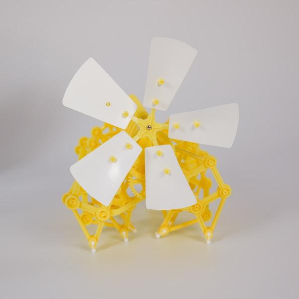 Ai un copil curios care vrea s&259; &537;tie ce este energia eolian&259; Sau cum poate vântul s&259; produc&259; energie Jocul Descoper&259; energia vântului te ajut&259; s&259;-i demonstrezi într-un mod fascinant c&259; vântul are o putere magic&259;Descoper&259; energia vântului este un set complex care odat&259; asamblat se pune în mi&537;care cu energie eolian&259; Activitatea de montare a pieselor este 