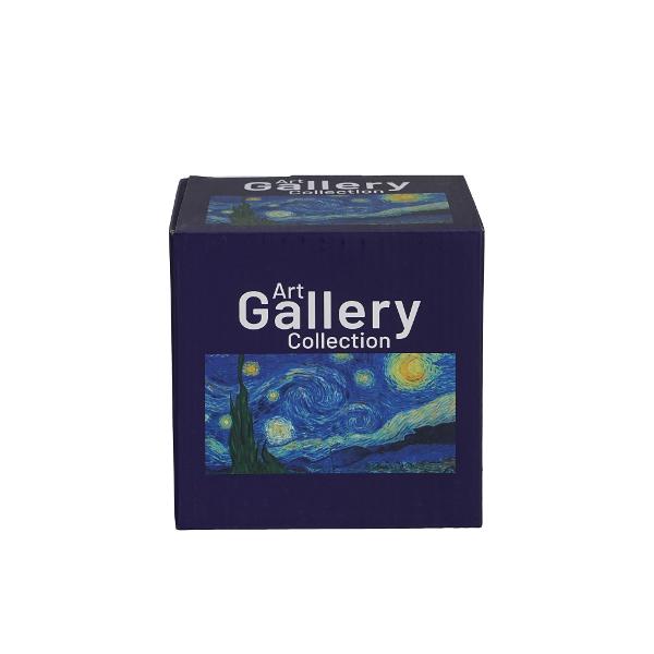 Aceast&259; can&259; cu infuzor aduce magia &351;i farmecul nop&355;ii &icirc;nstelate direct &icirc;n pauza ta de ceai sau cafea Decorat&259; cu un design inspirat de &bdquo;The Starry Night&rdquo; imprimarea surprinde cerul nocturn plin de v&acirc;rtejuri albastre &351;i stele luminoase &mdash; fiecare &icirc;nghi&539;itur&259; devine un moment artisticCana este fabricat&259; din por&539;elan fin cu un 