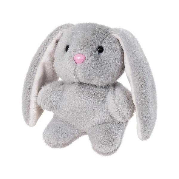 Plus Iepuras Neasa de 13cm Mic pufos si extrem de dragalas plusul Iepuras Neasa de 13 cm este companionul perfect pentru cei mici si un accesoriu adorabil pentru orice colectie de jucarii Cu urechi lungi ochisori expresivi si un corp moale si catifelat acest iepuras cucereste instant prin farmecul sau inocent Realizat din materiale de calitate plusul are o textura placuta la atingere si o umplutura moale care il face ideal pentru imbratisat purtat in ghiozdan sau folosit ca decor 