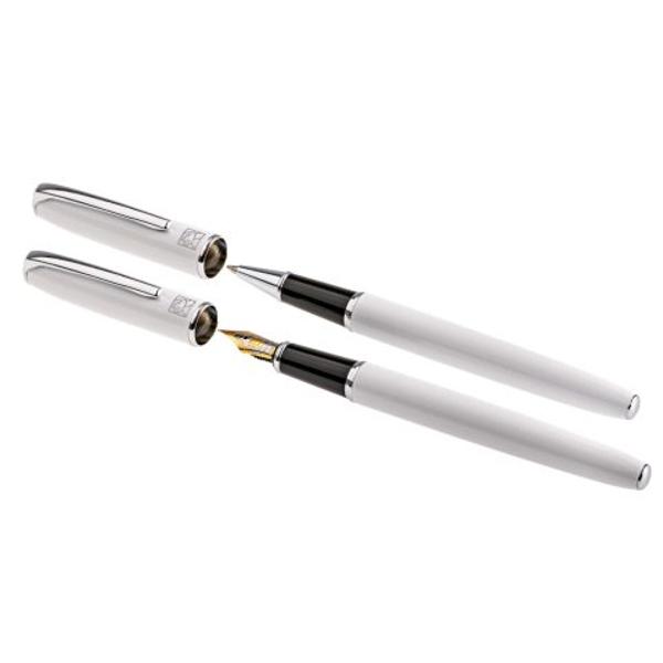 Set Pix  Stilou Picasso 916 Alb &ndash; Set de Scris ElegantDescopera rafinamentul unui set de scris modern cu Setul Pix  Stilou Picasso 916 Alb alegerea ideala pentru profesionisti pasionati de papetarie si pentru cei care apreciaza accesoriile elegante de birou Acest set combina functionalitatea cu un design sofisticat fiind potrivit atat pentru utilizare zilnica cat si pentru 