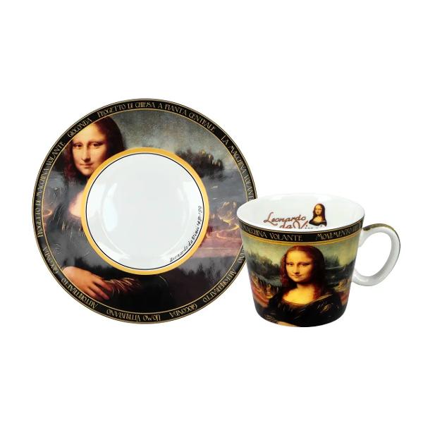 Savureaza espresso-ul cu stil cu aceasta ceasca din portelan fin inspirata din celebra opera &bdquo;Mona Lisa&rdquo; a lui Leonardo Da Vinci Designul clasic si artistic aduce un plus de eleganta fiecarui moment de cafea transformand servirea espresso-ului intr-o experienta rafinataMaterial 