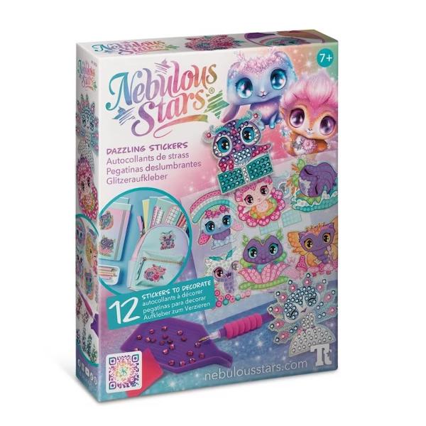Transforma fiecare activitate de craft intr-o experienta magica si stralucitoare cu&nbsp;setul creativ Nebulous Stars &ndash; Dazzling Stickers Acest kit unic contine&nbsp;12 stickere tematice&nbsp;cu personajele fermecate Nebulous Stars pe care copiii le pot decora cu pietricele colorate si sclipitoare Ideal pentru dezvoltarea creativitatii rabdarii si a simtului estetic setul ofera ore intregi de distractie si relaxarePerfect pentru copii 