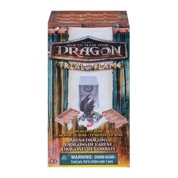 Figurina dragon inspirata din universul Cum Sa Iti Dresezi Dragonul &ndash; Incercarea Flacarii  parte din seria Lumea Lui Berk Setul include un dragon detaliat si accesorii pentru arena de lupta oferind copiilor posibilitatea de a recrea scene spectaculoase din lumea vikingilor si a dragonilor Designul fidel personajelor din franciza DreamWorks stimuleaza imaginatia si jocul creativ permitand inventarea propriilor aventuri in arena dragonilor Figurina este realizata din materiale 