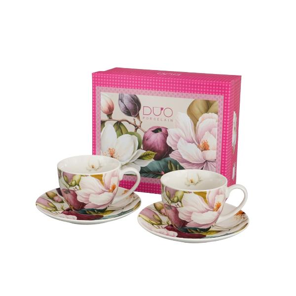 Set de 2 ce&537;ti &537;i farfurioare MAGNOLIAS din colec&539;ia Flower Classic este realizat din por&539;elan New Bone China caracterizat printr-o culoare alb-crem natural&259; cu o str&259;lucire delicat&259; &537;i o rezisten&539;&259; &537;i durabilitate excep&539;ionale men&539;in&acirc;nd &icirc;n acela&537;i timp lejeritatea &537;i fine&539;eaDecorul liniei este inspirat din natur&259; &ndash; 