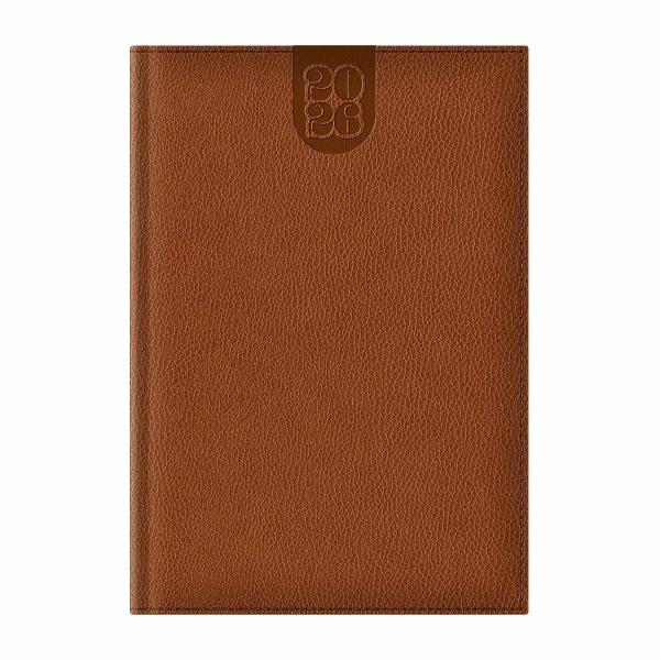Agenda Dakota A5 este alegerea ideala pentru cei care apreciaza organizarea si functionalitatea intr-un design elegant Cu un format finit de 145 x 205 cm aceasta agenda datata este perfecta pentru a va insoti in fiecare zi fie ca sunteti la birou sau in deplasareHartia ivory de 70 gmp ofera o experienta de scriere placuta iar tiparul 20 asigura o vizibilitate clara a informatiilor Dispunand de un numar generos de pagini - 336 la numar plus 8 harti - aceasta agenda va 