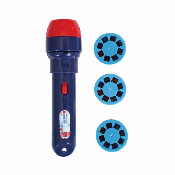 Cu mini proiectorul Spiderman poti acum sa iti urmaresti eroii preferati Amplaseaza rola in proiector si urmareste imaginile uimitoare din Marvel Spiderman derulandu-se iar si iar Pachetul contine 3 role de proiector cu un total de 24 de imagini Produsul include- 1 mini proiector 3 role de proiector cu imagini manual
