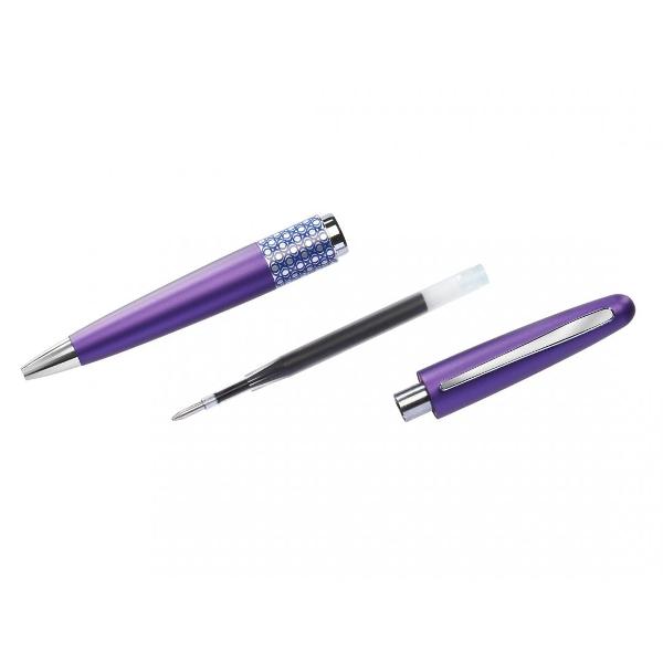 Pix cu bila Pilot MR Retro Pop 10 mm Cu un design retro-pop noua colectie MR 3 intr-un stil elegant si vesel cu o gama pentru toate gusturile este un cadou perfect intarit de calitatea Pilot Pixul Mr Retro-Pop scriere 10 mm cu cerneala hibrida pe baza de ulei & gel de culoare neagra intr-o cutie cadou cu motive retro-pop