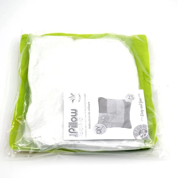 Copilul t&259;u e curios s&259; &537;tie cum se realizeaz&259; o cus&259;tur&259; Sau cau&539;i o activitate care s&259;-i &icirc;mbun&259;t&259;&539;easc&259; aten&539;ia &537;i concentrarea Ofer&259;-i setul creativ de cusut pernu&539;a colorat&259; de la ROOVI &537;i prive&537;te-l cu m&acirc;nuie&537;te abil acul a&539;a &537;i materialul textil&Icirc;n programa &537;colar&259; &icirc;nc&259; mai exist&259; ora de lucru manual &537;i nu 