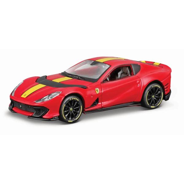 Intra in lumea vitezei si a adrenalizei cu modelul FERRARI 812 COMPETIZIONE din colectia Speed Icons la scara 1 la 64Aceasta miniatura de exceptie este realizata din metal turnat sub presiune die-cast metal oferind o senzatie realista si o calitate premium Sasiul metalic robust completeaza designul autentic iar portierele mobile permit admirarea interiorului detaliat Rotile in doua piese cu anvelope din cauciuc real confera aderenta si aspect autentic in timp ce suspensia 