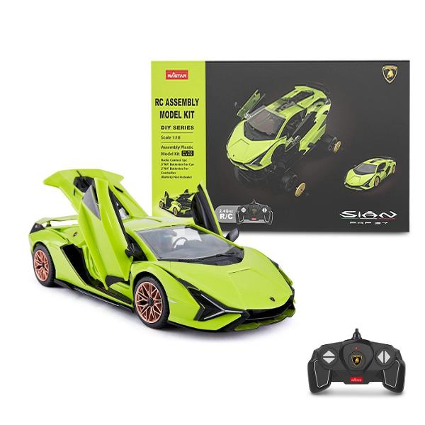 Kitul de Asamblare RC LAMBORGHINI SIAN FKP 37 de la Rastar este o jucarie inovatoare si captivanta perfecta pentru copiii de peste 8 ani si pasionatii de masini Acest set DIY ofera o experienta interactiva completa permitand utilizatorului sa construiasca pas cu pas o replica detaliata a celebrului model LAMBORGHINI SIAN FKP 37 la scara 118 Kitul contine 72 de piese din plastic usor de imbinat precum si o telecomanda performanta ce functioneaza pe frecventa de 24 GHz asigurand un control 