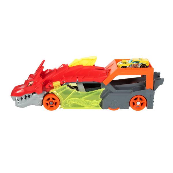 Transportatorul Hot Wheels&trade City Dragon Launch face furori cu functii cool pe care copiii le vor adora &Icircn loc de a arunca flacari din gura acest dragon stilat arunca cu vehicule Hot Wheels&reg Copiii incarca trei masini in el apoi apasa pe lansator pentru a trimite vehiculele in viteza catre diverse aventuri Conectorii de pista din partea din fata si din spate ale bestiei le permit copiilor sa ataseze piste Hot Wheels&reg dezvoltand o constructie existenta sau 