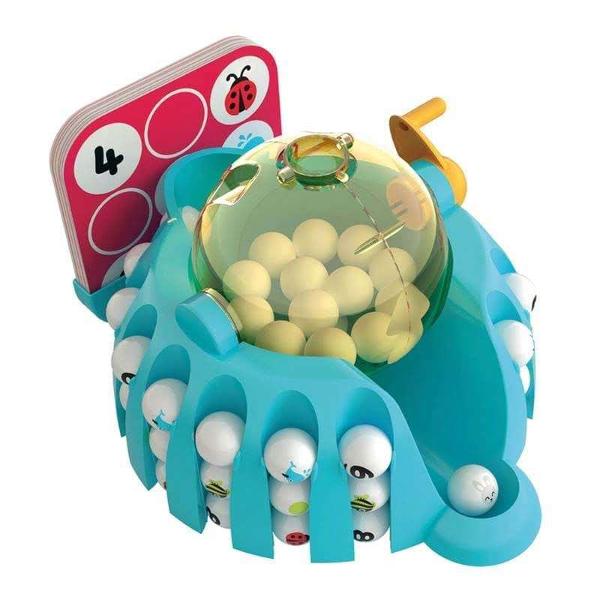 Alege un cartonas alege un maestru de joc care sa faca extragerea iar daca bila extrasa se afla pe cartonasul tau pune un jeton peste eaPrimul care completeaza grila castiga trofeul&nbsp;Varsta recomandata&nbsp;3 aniDimensiuni cutie 2250 x 1650 x 2750&nbsp;cmCulorile si continutul pot varia usor de la o jucarie la alta&nbsp;AvertismenteVa rugam sa cititi cu atentie si sa respectati instructiunile de utilizare 