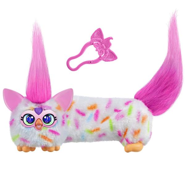 Jucarie interactiva din gama Furby Furblets BERRY conceputa pentru distractie muzicala si interactiune dinamica Produsul are un design compact si colorat cu blanita moale si detalii expresive fiind usor de transport si utiliza oriunde Jucaria este echipata cu peste 45 de sunete si efecte muzicale oferind o experienta variata prin activarea diferitelor functii Interactioneaza prin atingere si manipulare raspunzand cu sunete amuzante si melodii stimuland imaginatia si curiozitatea 