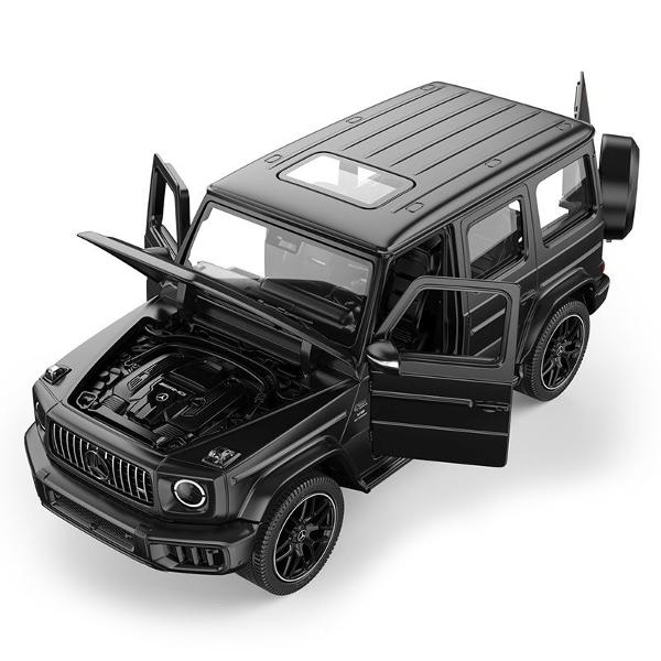 Masinuta are proportiile ideale pentru momente pline de distractie si amuzament avand dimensiunile in centimetri dupa cum urmeaza  1888453 Masinuta metalica Mercedes Amg G63 Negru scara 1 la 24 are anvelope de cauciuc si un design detaliat interior-exterior realizat din materiale metalice turnate cu accesorii realizate din material plastic de calitate superioara Copilul dumneavoastra se poate juca in voie cu masina metalica Mercedes Amg G63 Negru de la brandul international Rastar 