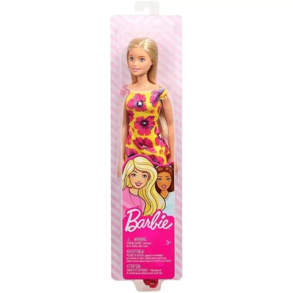 Papusa Barbie este mereu la moda cu tinute cool cu printuri deoasebite si cei mai fabulosi pantofi Stilul papusilor Barbie iese in evidenta oricand si oriunde Papusa Barbie este pregatita pentru o noua poveste avand tot timpul o tinuta potrivita Cu Barbie poti fi orice iti doresti Include papusa Barbie cu o tinuta si pantofiImportant Pretul afisat este per bucata Acest produs este disponibil in mai multe variante Nu se poate alege modelul se livreaza aleatoriu in 