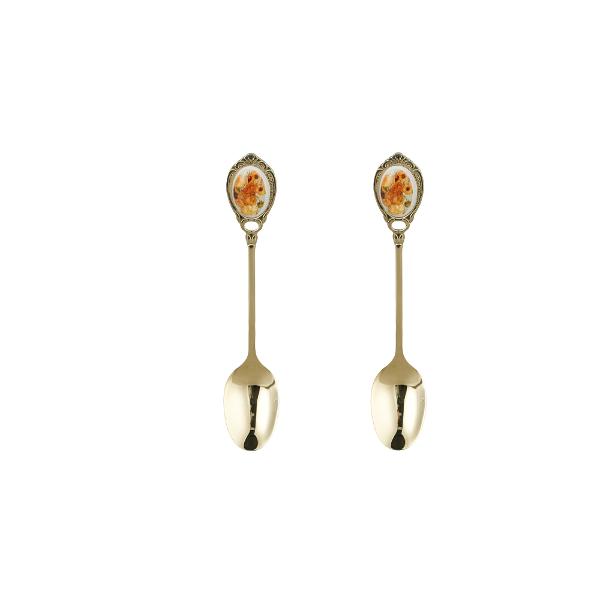 Set de 2 linguri aurii&nbsp;&nbsp;FLOAREA-SOARELUI inspirate de Van Gogh&nbsp;&nbsp;din&nbsp;&nbsp;Galeria de Art&259;Linia este decorat&259; cu o inspira&539;ie din &bdquo;Floarea-soarelui&rdquo; de Vincent van Gogh Tonurile calde transmit perfect caracterul picturiiVine &icirc;ntr-o cutie 
