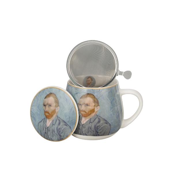 O can&259; cu infuzor de ceai &537;i capac&nbsp;&nbsp;PORTRETUL LUI Vincent Van Gogh&nbsp;&nbsp;din&nbsp;&nbsp;colec&539;ia Art Gallery&nbsp; este realizat&259; din por&539;elan de calitate superioara marcat de o culoare alb-crem natural&259; cu o str&259;lucire delicat&259; &537;i o rezisten&539;&259; &537;i durabilitate 