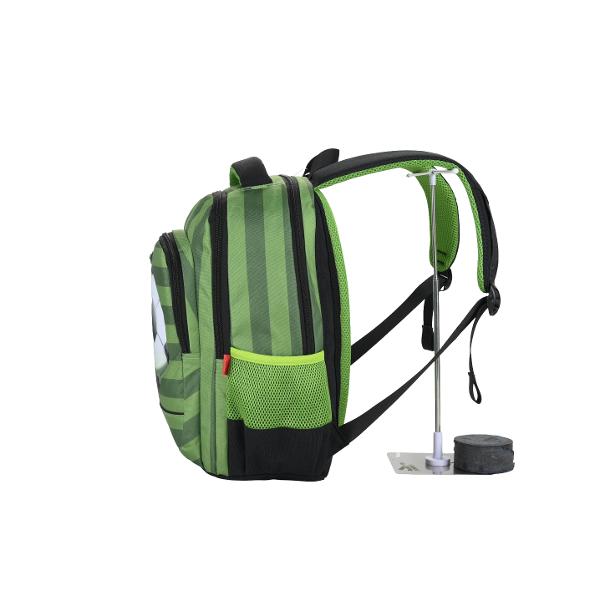 Ghiozdan &537;colar DACO GH4620V 41 cm &ndash; verdenegru ghiozdan &537;colari cu 3 compartimente poliester rezistentGhiozdanul DACO GH4620V 41 cm verde &537;i negru este alegerea ideal&259; pentru &537;colari care au nevoie de un rucsac practic rezistent &537;i bine organizat Combina&539;ia de culori verde &537;i negru ofer&259; un design modern &537;i dinamic 