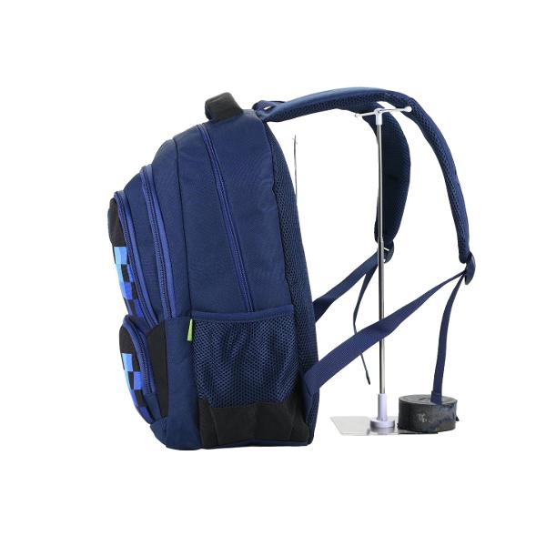 Ghiozdan &537;colar ECADA 61495 46 cm model pixel albastruGhiozdanul&nbsp;ECADA 61495&nbsp;este alegerea perfect&259; pentru elevii care prefer&259; un design modern inspirat de stilul digital Modelul cu efect de pixeli &icirc;n nuan&539;e de albastru ofer&259; un aspect cool &537;i actual potrivit pentru &537;coal&259; 