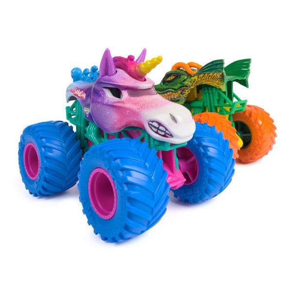 Pregateste-te pentru confruntari epice cu camioanele oficiale Monster Jam la scara 164 2 pachete de camioane fabricate cu formare prin injectie Fiecare pachet de 2 prezinta confruntari ale celor mai populare si mai cautate camioane monster Monster Jam cum ar fi Groparul contra &Icircnvatamant superior Buldozer contra Alergator pe linie Balaur contra Yeti si altele Fiecare camion Monster Jam din pachetul de 2 are detalii si grafica uimitoare si fiecare camion de jucarie are un sofer 