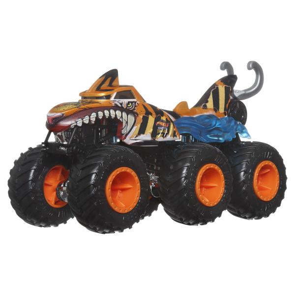 Fiecare camion turnat sub presiune surprinde cu stilul si personalitatea unui personaj sau a unei creaturi populare Monster Truck la scara 164 Porneste in aventuri cu camioanele Hot Wheels Monster Trucks Big Rigs Fiecare vehicul la scara 164 transmite personalitatea popularelor creaturi Monster Truck cu decalcomanii atragatoare pe care fanii le adora Copiii pot transporta vehicule suplimentare la scara 164 pe platforma sau cu carligul de remorcare de pe Big Rig Acest pachet contine 
