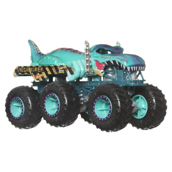 Fiecare camion turnat sub presiune surprinde cu stilul si personalitatea unui personaj sau a unei creaturi populare Monster Truck la scara 164 Porneste in aventuri cu camioanele Hot Wheels Monster Trucks Big Rigs Fiecare vehicul la scara 164 transmite personalitatea popularelor creaturi Monster Truck cu decalcomanii atragatoare pe care fanii le adora Copiii pot transporta vehicule suplimentare la scara 164 pe platforma sau cu carligul de remorcare de pe Big Rig  Acest pachet contine 