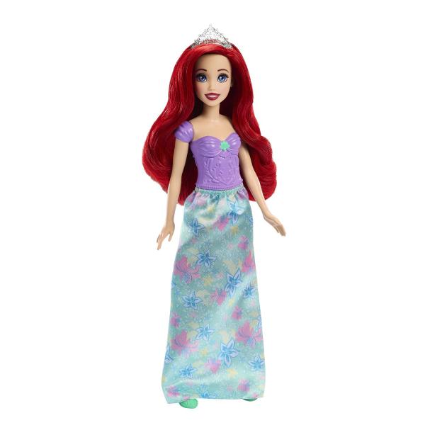 Aceasta papusa din colectia Disney Princess aduce farmecul povestilor clasice intr-o forma moderna si eleganta Modelul este realizat cu atentie la detalii avand o rochie lunga colorata si decorata cu imprimeuri inspirate din universul Disney Parul este coafat cu grija iar expresia delicata a fetei completeaza aspectul prietenos si magic al papusii Papusa este usor de manevrat fiind potrivita pentru joaca zilnica si pentru scenarii imaginative Designul robust si materialele rezistente 
