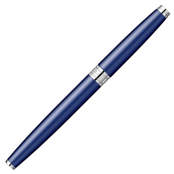 Stilou Aster Matt Blue CT ParkerRafinament subtil si confort la scrisStiloul Parker Aster Matt Blue CT combina eleganta discreta a finisajului mat in tonuri de ciocolata cu accentele metalice cromate oferind un aspect contemporan si sofisticat Creat pentru cei care apreciaza stilul clasic reinterpretat modern acest stilou asigura o experienta de scris lina si 