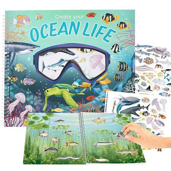 Lipe&537;te &537;i distreaza-te Aceast&259; carte cu stickere este dedicat&259; lumii subacvatice captivante 16 pagini 3 pagini cu stickere cu sclipici &537;i 1 pagin&259; cu stickere din h&acirc;rtie ofer&259; distrac&539;ie cu stickere cu tematic&259; animal&259; Design cool decupajul &icirc;n form&259; de ochelari de scufund&259;ri din copert&259; &icirc;&539;i permite s&259; arunci o privire la stickere