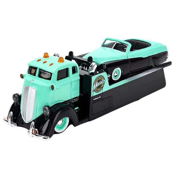 Set Elite Transport Camion Transportator si Masinuta Metalica scara 1 la 64 conceput pentru colectionari si pasionatii de vehicule clasice dar si pentru copii care apreciaza jocul realist Include un camion de tractare si un autoturism ambele realizate din metal cu elemente din plastic pentru un echilibru optim intre rezistenta si detaliu Modelul impresioneaza prin finisaje atent realizate detalii autentice si elemente functionale care reproduc fidel scenarii reale de transport si 