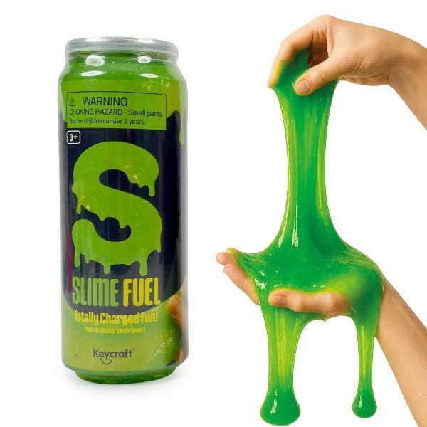 Slime Combustibil la Doza este o jucarie senzoriala distractiva cu design modern inspirat de o doza de combustibil potrivita pentru joaca creativa si activitati de tip antistres Produsul are textura moale si elastica poate fi intins apasat si modelat oferind o experienta tactila placuta Recipientul in forma de doza este practic pentru depozitare si transport iar culorile intense fac produsul atractiv pentru copii Este ideal pentru stimularea simtului tactil dezvoltarea 
