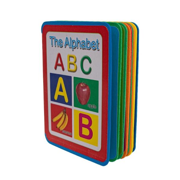 Cartea alfabet CNX PE-01 este un material educativ conceput pentru a-i ajuta pe cei mici s&259; &icirc;nve&539;e alfabetul &icirc;n limba englez&259; &icirc;ntr-un mod distractiv &537;i interactiv Cu un format compact de 10 &times; 13 cm &537;i pagini realizate din h&acirc;rtie gumat&259; cartea este u&537;or de utilizat de c&259;tre copii &537;i include imagini sugestive care faciliteaz&259; asocierea fiec&259;rei litere cu un cuv&acirc;nt corespunz&259;tor contribuind la 