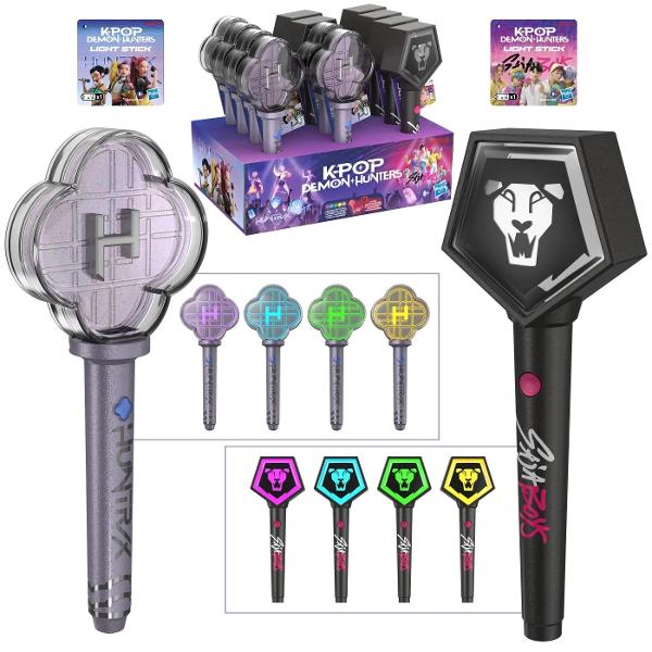 Intra in universul K Pop Vanatori de Demoni cu bagheta electronica luminoasa inspirata de personajele si simbolurile din film Bagheta este conceputa pentru jocuri de rol momente de dans si recrearea atmosferei spectaculoase a concertelor K-pop Prin apasarea butonului bagheta activeaza efecte luminoase si diferite modele de iluminare oferind o experienta interactiva si dinamica Modelele din gama pot fi sincronizate intre ele astfel incat mai multe baghete compatibile pot crea efecte 
