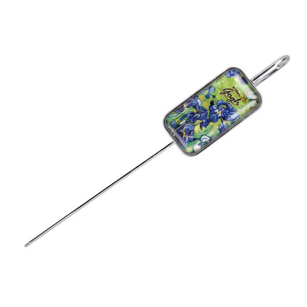 Transform&259; fiecare moment de lectur&259; &icirc;ntr-o experien&539;&259; plin&259; de elegan&539;&259; cu acest semn de carte metalic inspirat de arta celebrului pictor Vincent van GoghCu un design rafinat &537;i un finisaj argintiu semnul de carte &icirc;mbin&259; frumuse&539;ea artei cu utilitatea unui accesoriu practic Elementul decorativ inspirat din universul artistic al lui Van 