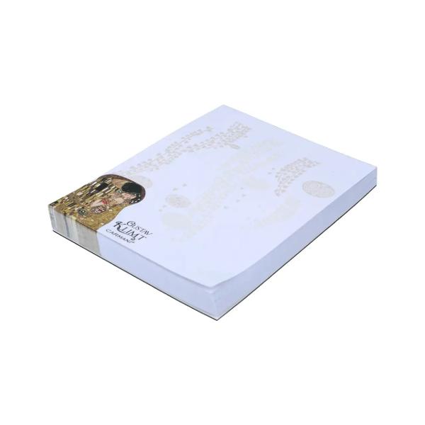 Adaug&259; o not&259; de elegan&539;&259; &537;i rafinament activit&259;&539;ilor de zi cu zi cu acest set format din bloc notes magnetic &537;i semn de carte magnetic inspirat de celebra pictur&259; &bdquo;S&259;rutul&rdquo; The Kiss a artistului Gustav KlimtDesignul artistic reproduce farmecul uneia dintre cele mai cunoscute opere ale pictorului austriac remarcabil&259; prin motivele 