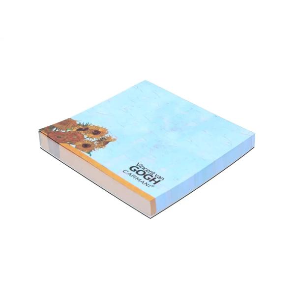 Set cu bloc notes magnetic 8 x 8 cm &537;i 2 semne de carte magnetice Van Gogh &ndash; SunflowersAdu un strop de culoare c&259;ldur&259; &537;i inspira&539;ie artistic&259; &icirc;n fiecare zi cu setul magnetic Van Gogh &ndash; Sunflowers Inspirat de celebra serie de picturi &bdquo;Floarea-soarelui&rdquo; a artistului Vincent van Gogh acest set &icirc;mbin&259; frumuse&539;ea artei cu utilitatea accesoriilor 