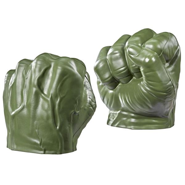Marvel Spider-Man Pumnii lui Hulk este un set de joaca inspirat de forta impresionanta a lui Hulk conceput pentru copiii care iubesc aventurile cu supereroi si jocurile de rol pline de actiune Setul include doi pumni supradimensionati realizati din material moale cu aspect inspirat de mainile lui Hulk Copiii ii pot purta pentru a recrea scene de lupta si aventuri din universul Marvel sau pentru a inventa propriile povesti de supereroi Designul mare si forma specifica fac jocul spectaculos 