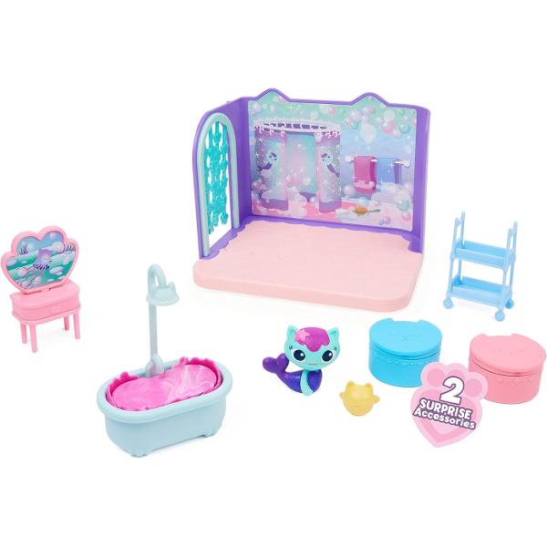 Set camera Deluxe Acest set de joaca magic draguta aduce la viata pentru copii lumea incantatoare a unuia dintre cele mai populare basme Netflix Casa de papusi a lui Gabi Setul include o camera profesionala completa cu o multime de accesorii interesanteCasa de papusi a lui Gabi ii indruma pe copii catre un basm magic unde pot sa o cunoasca pe Gabi si pe prietenii ei &Icircn basm ratacind prin casa lui Gabi ei pot descoperi diferitele camere unde ii asteapta aventuri incitante Casa 