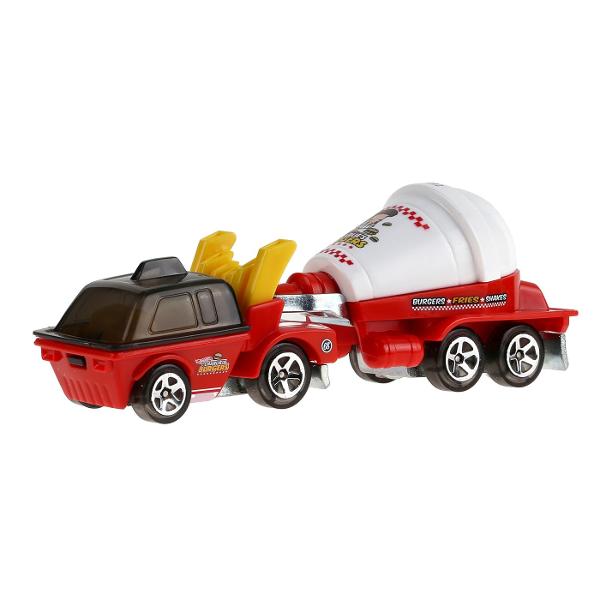 Flota Hot Wheels Track este gata de cursa Conceput sa functioneze cu senile Hot Wheels fiecare vehicul este la scara 164 si include o cabina si o remorca cu decoratiuni dragute si o multime de grafica Diferite sortimente sunt disponibile pe tot parcursul anului pentru sortimente tot mai variate Copiii si colectionarii deopotriva isi vor dori propria escadrila personalizata Articole vandute separat Stilurile culorile si decoratiunile pot varia Cu detaliile lor cool si decorurile lor 