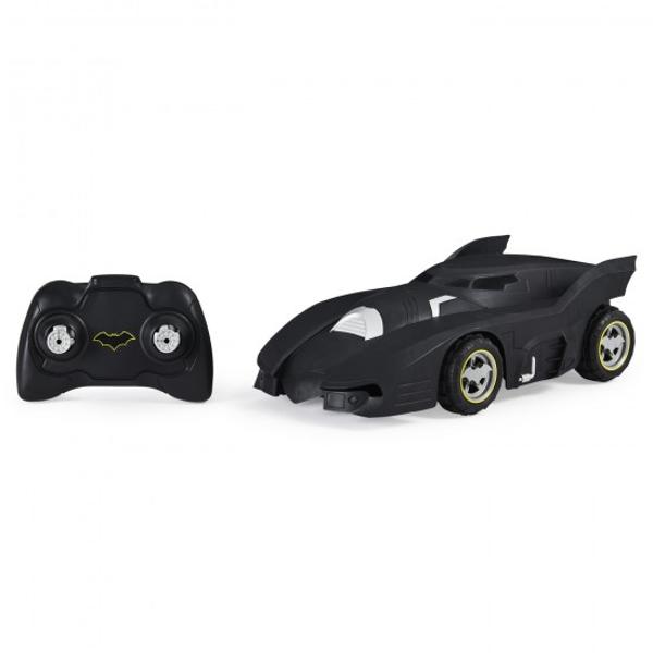 Batmobil cu radiocomanda Batman Spin-master 6058489Batmobilul este singurul vehicul care va permite sa il duceti pe Batman prin Gotham City Masina poate fi manevrata in toate directiile Intra in actiune cu BATMAN Batmobile RC Acest vehicul cu telecomanda BATMAN la scara 1 la 20 va pune in control pentru a lupta impotriva criminalitatii in GOTHAM CITY la fel ca Super-eroul dvs preferat Conduceti inainte sau inapoi si directionati la stanga si la dreapta cu controlerul dublu 