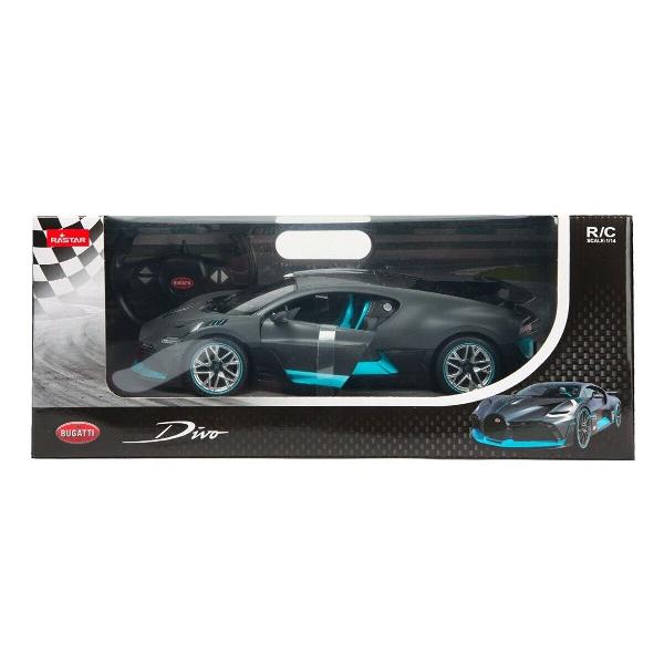 Copilul dumneavoastra se poate juca in voie cu masina cu telecomanda Bugatti Divo scara 1 la 14 oferita de brandul international Rastar Nicio cursa nu este imposibil de castigat cu acesta masinuta replica oficiala cu licenta a modelului original construita cu mare atentie la detalii Masinuta are proportiile ideale pentru momente pline de distractie si amuzament avand dimensiunile in centimetri dupa cum urmeaza  323148139Masinuta functioneaza pe frecventa de 24GAlimentarea se face 