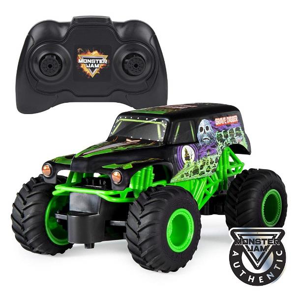 Monster Jam RC Groparul Dezlantuiti fiara pentru a efectua cascadorii epice accidente nebune si salturi spectaculoase Dispunand de o frecventa de 24 GHz este chiar mai usor sa gazduiti propriul dvs raliu Monster Jam cu prietenii Cu o raza de pana la 75 metri Acesta masinuta poate descoperi si arunca orice in calea ei Nimic nu o va opri din dominarea circuitului Monster Jam &Icircn mod autentic aceasta radiocomanda Monster Jam Groparul la scara 124 vine cu anvelopele oficiale BKT 