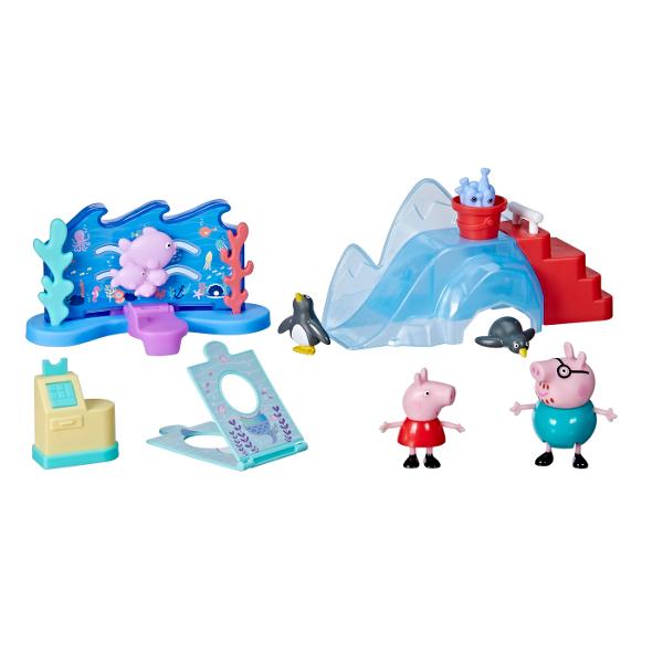 Prescolarii si micutii fani Peppa Pig cu varsta de 3 ani si peste pot avea aventuri distractive cu Setul de joaca Peppa de la Muzeul Maritim Setul include figurine mobile si 4 accesorii tematice cum ar fi un fundal de mare Daca punem o figurina pe el si mergem inainte pestele va inota cu ea Exista si un tobogan de gheata cu o galeata care se umple brusc cu peste cand apesi manerul precum si un suport foto cu numere si o casa de marcat care se deschide la apasarea unui buton
